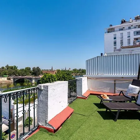 Apartamento Atico Con Vistas A La Torre Del Oro Y Catedral By Thegoodtourist *