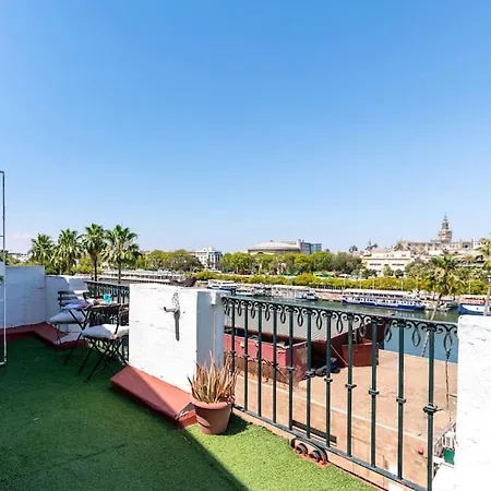 Atico Con Vistas A La Torre Del Oro Y Catedral By Thegoodtourist Apartamento *